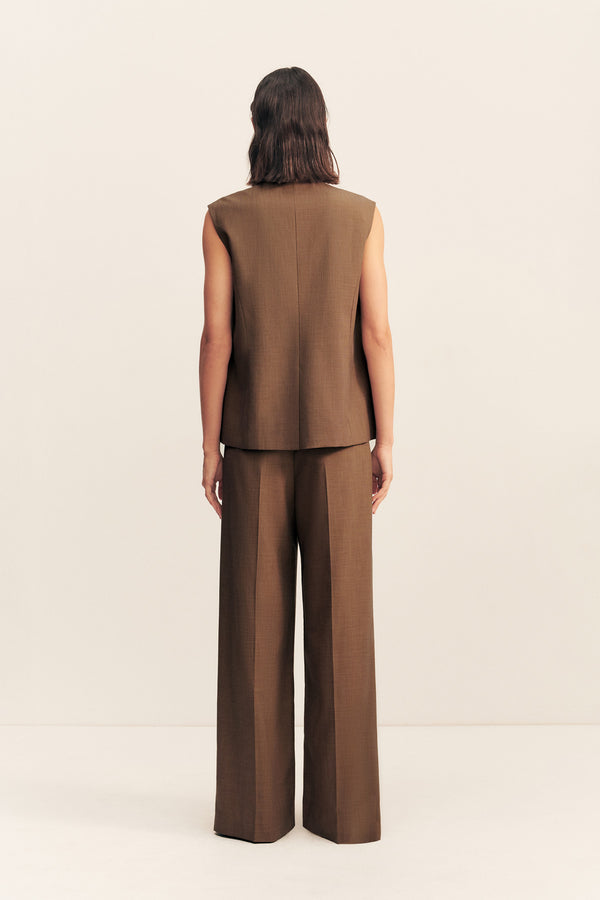 ASHER SLEEVELESS BLAZER - SADDLE
