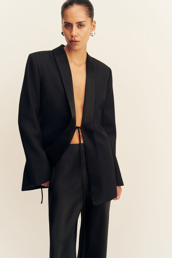 BENJI SATIN CONTRAST TUXEDO BLAZER - BLACK