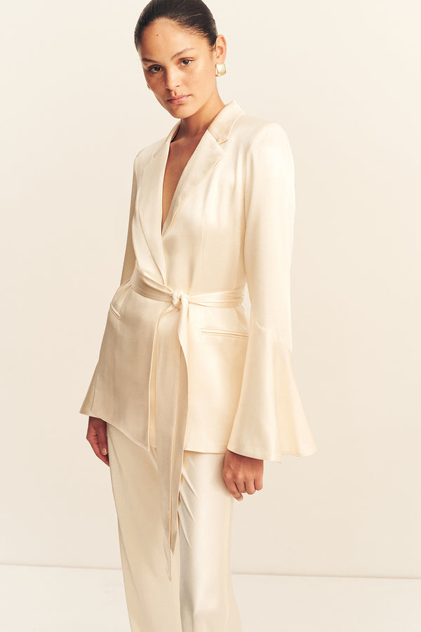 LA LUNE FLARED SLEEVE BELTED BLAZER - CREAM