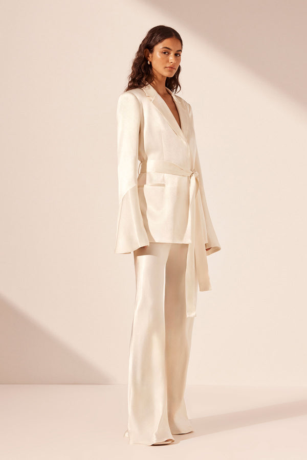 LA LUNE FLARED SLEEVE BELTED BLAZER - CREAM_A