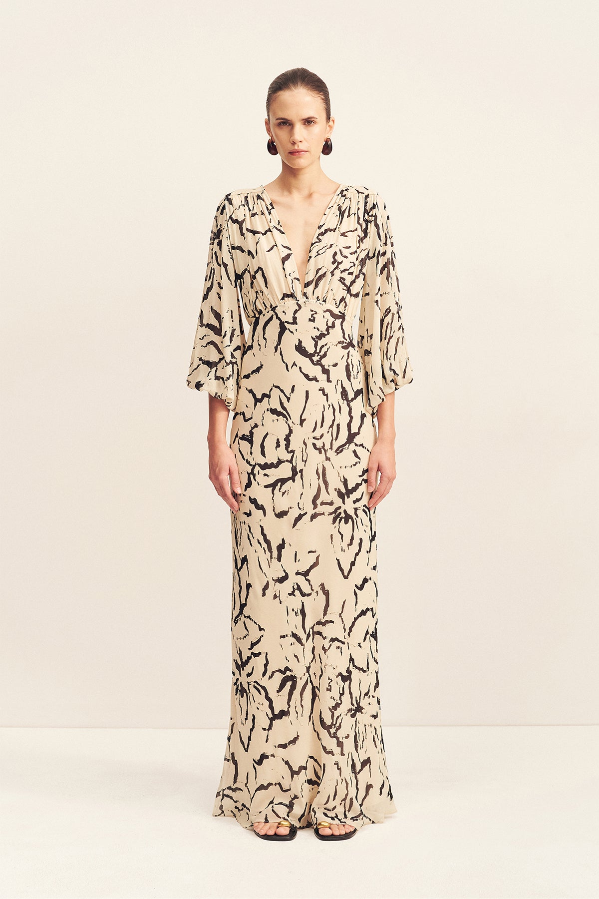 20_Rea_Plunge_Balloon_Sleeve_M