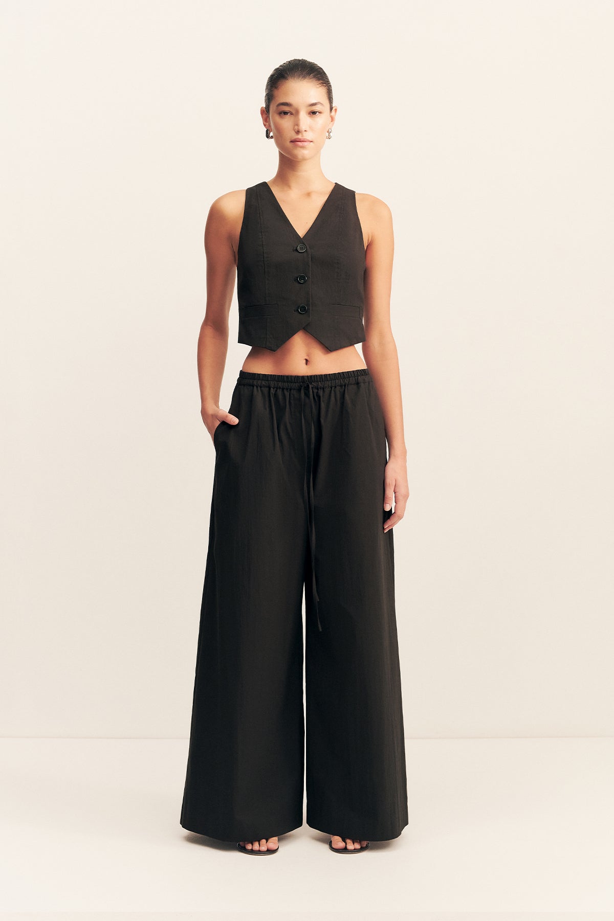 37_Campbell_Vest_1254024_BLACK