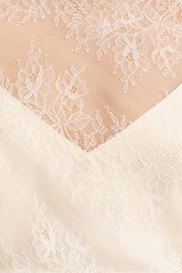 LAMBENT LACE LONG SLEEVE TIE TOP
_SW