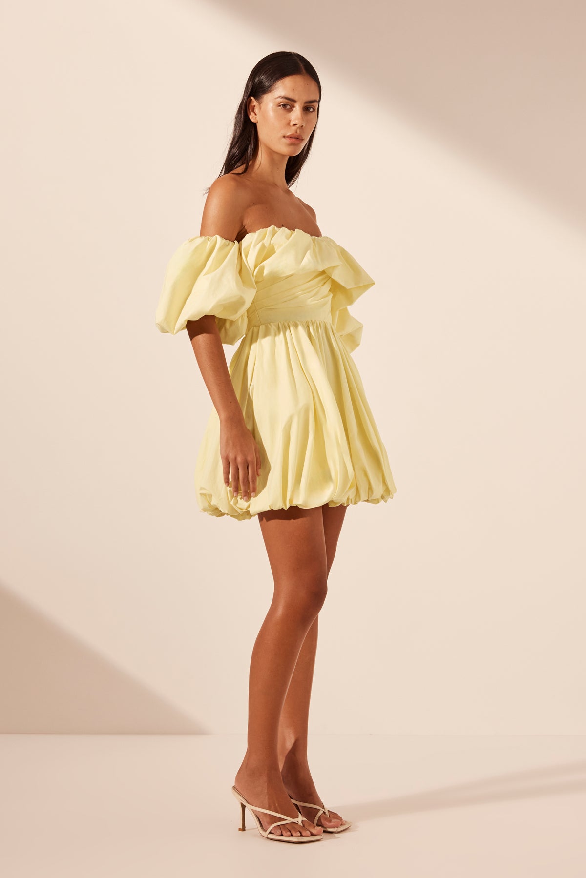 MAIORI OFF SHOULDER DRAPED BUBBLE MINI DRESS - LEMON_A