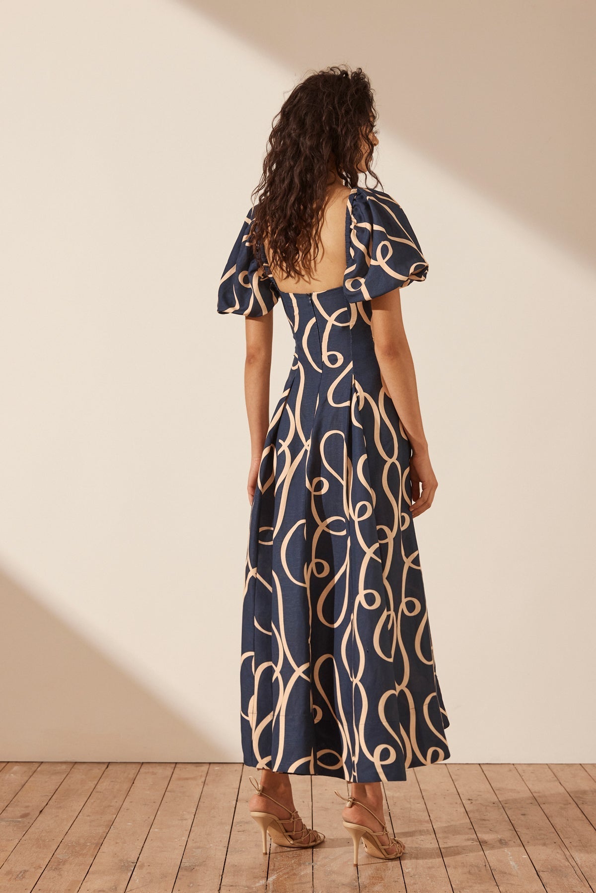 Short sleeve shop cut out dress