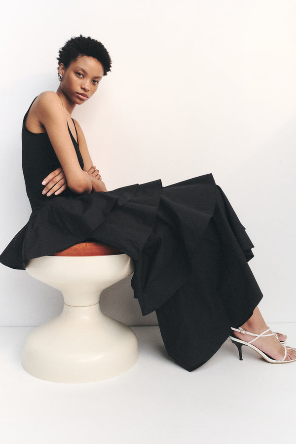ALIAH SCOOP NECK TIERED MAXI DRESS - BLACK_C