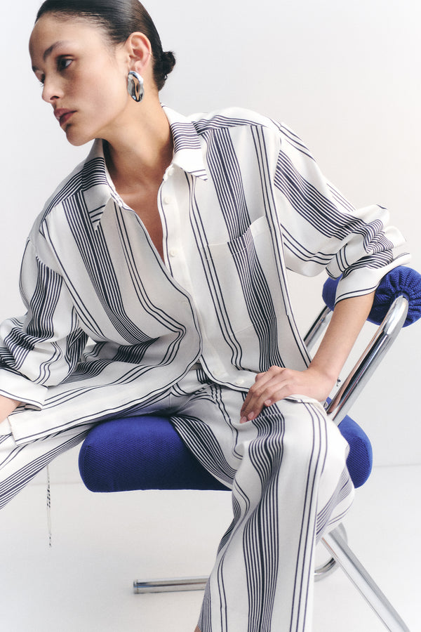 HARLOW OVERSIZED SHIRT - IVORY/ NAVY_C