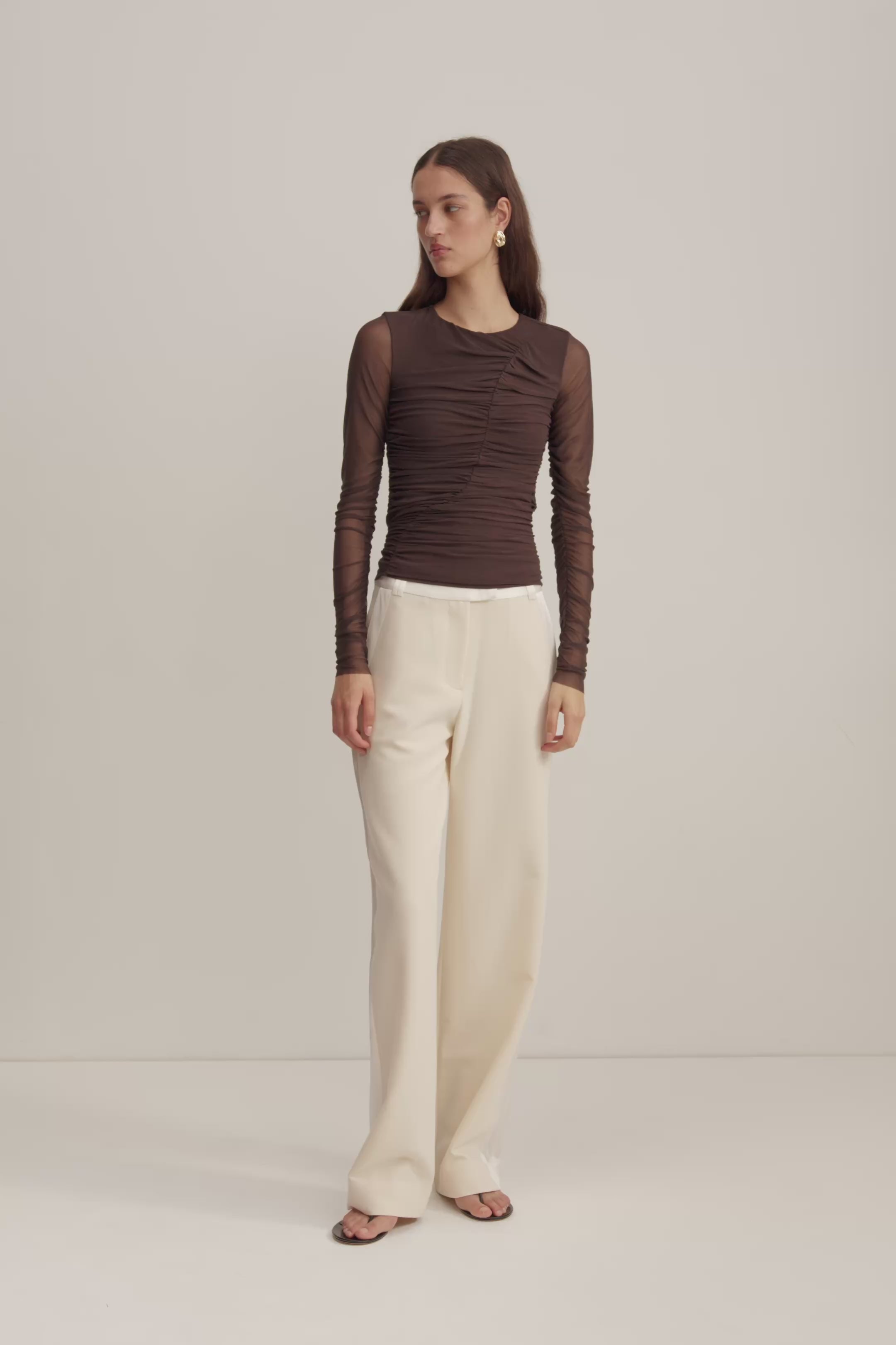 meer. 新作 SHOULDER GATHERED TOP Mira Gathered Top | Ganache | Tops | Shona Joy