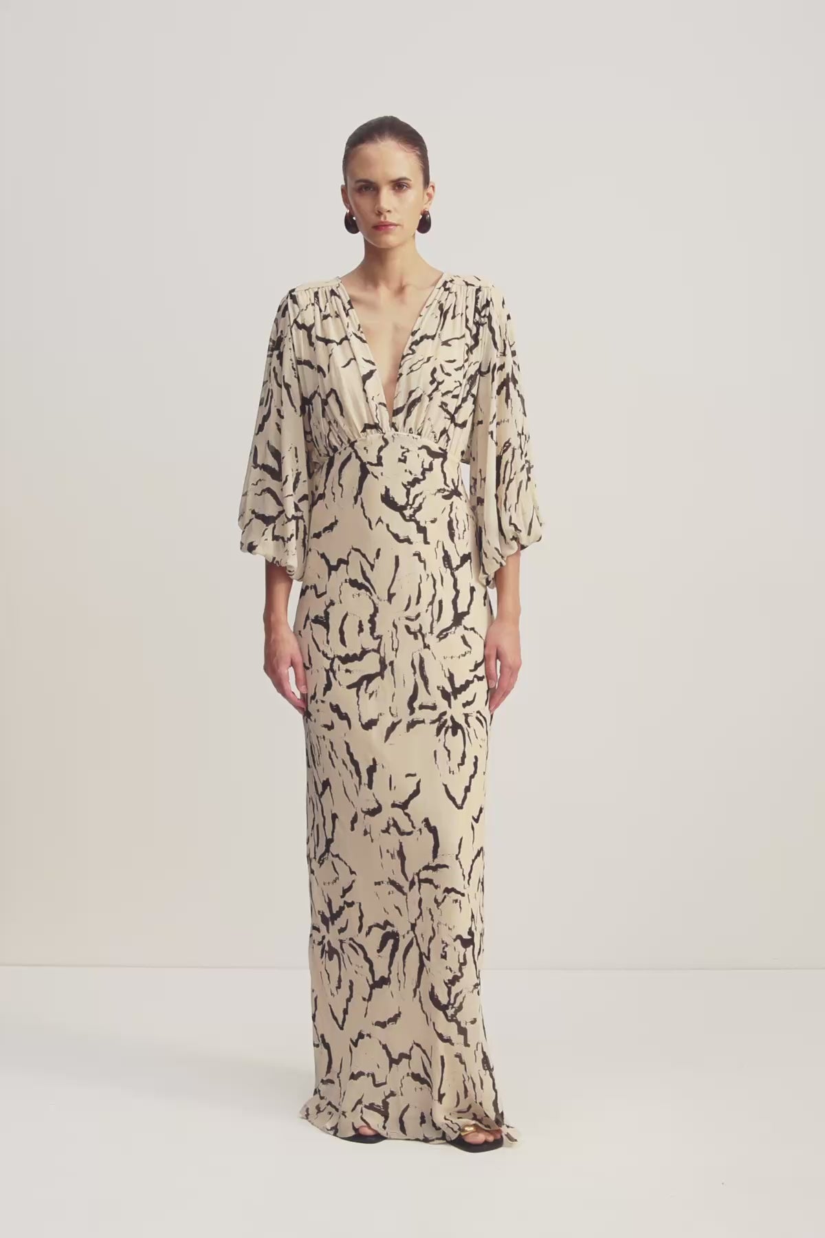 Rea Plunge Balloon Sleeve Maxi Dress | Stencil Floral | Dresses